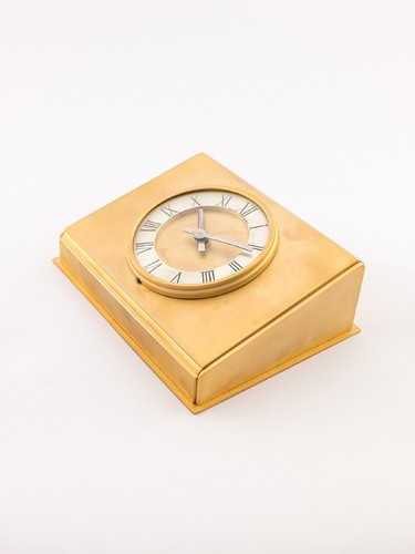 Angelus lavigne hour - /,